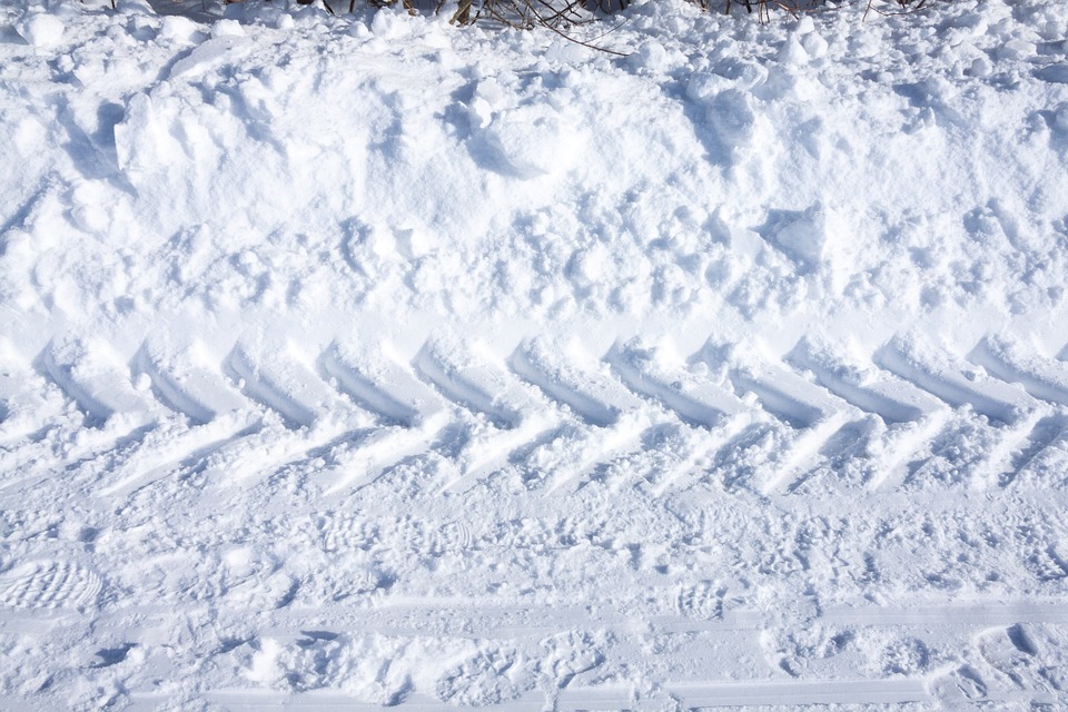 snow-tracks.jpg